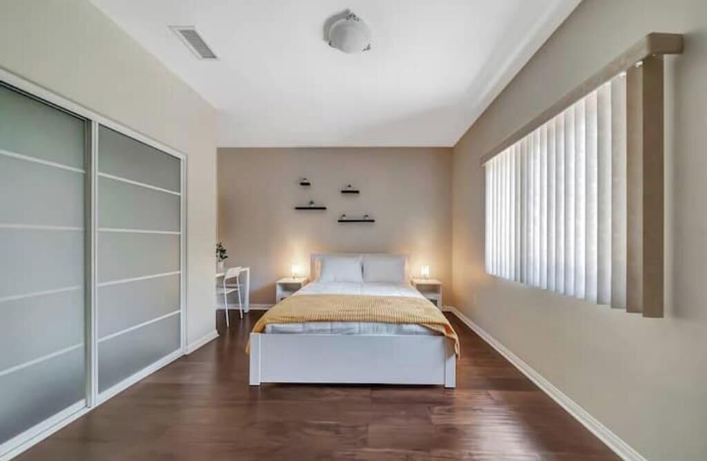 Photo of Bedroom in Tarzana