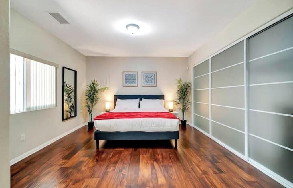 Photo of Bedroom in Tarzana