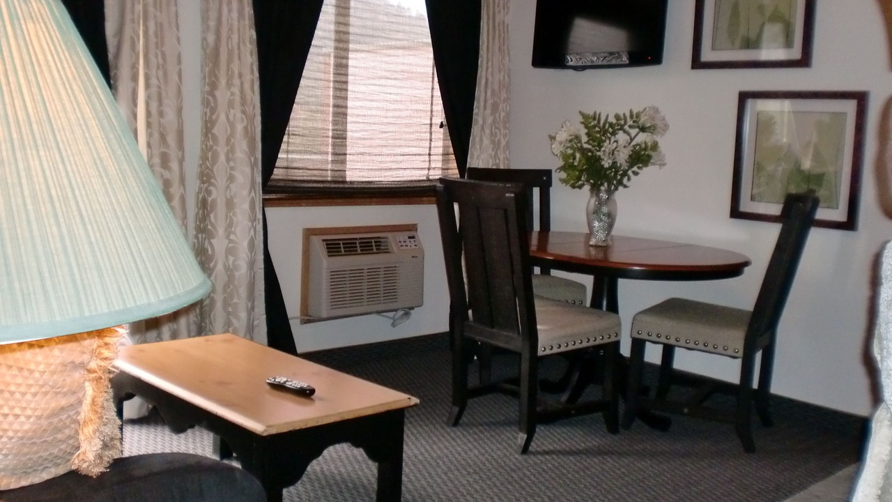 Photo of Bedroom in Crestline