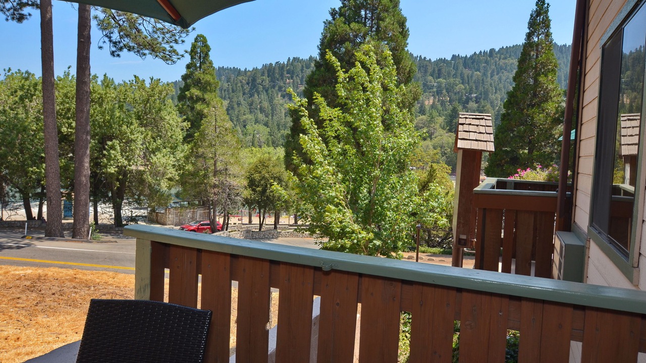 Photo of Bedroom in Crestline