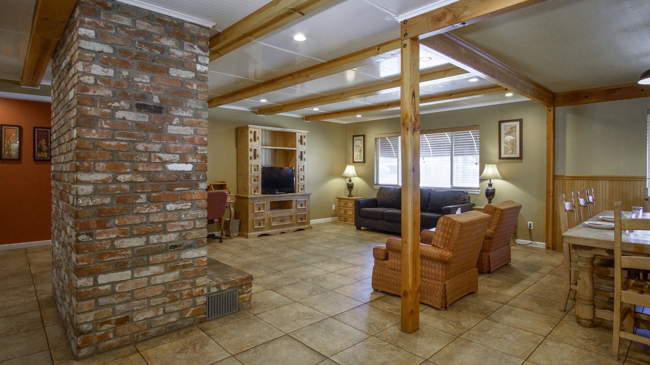 Photo of Livingroom in Burney