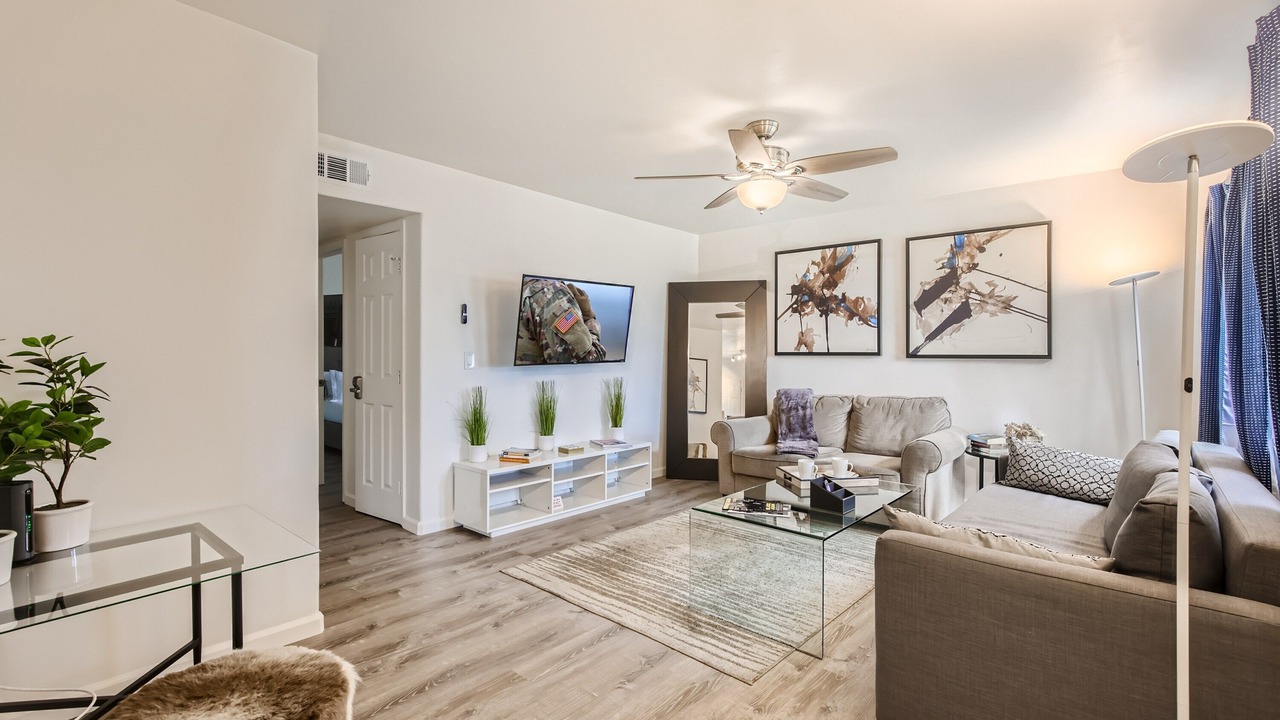 Photo of Livingroom in North Valley