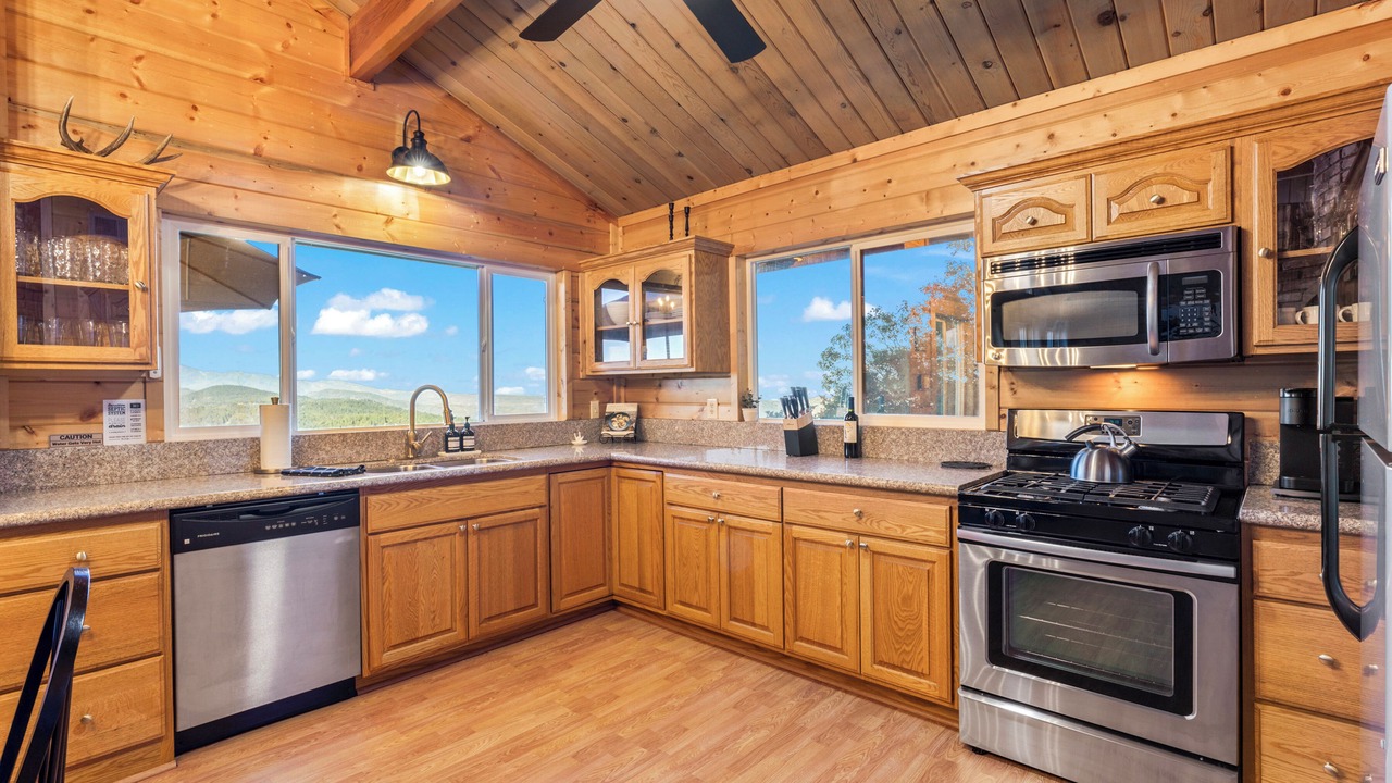 Photo of Kitchen in Crestline