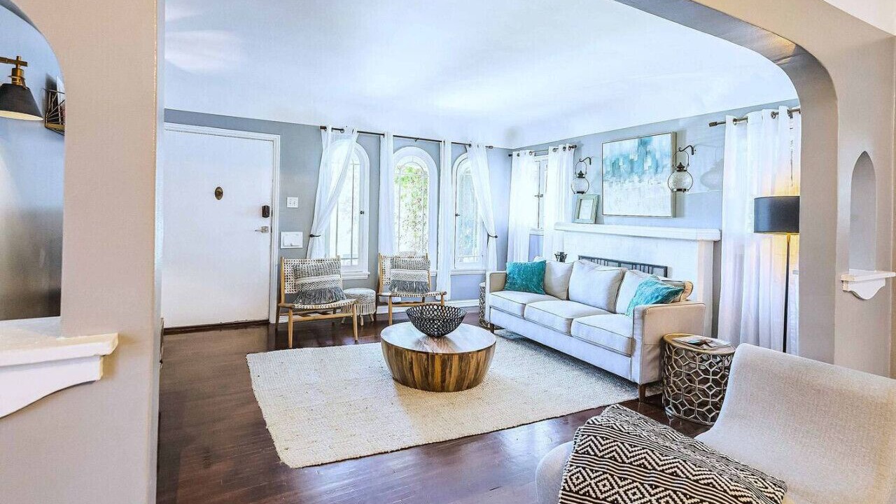Photo of Livingroom in North Central