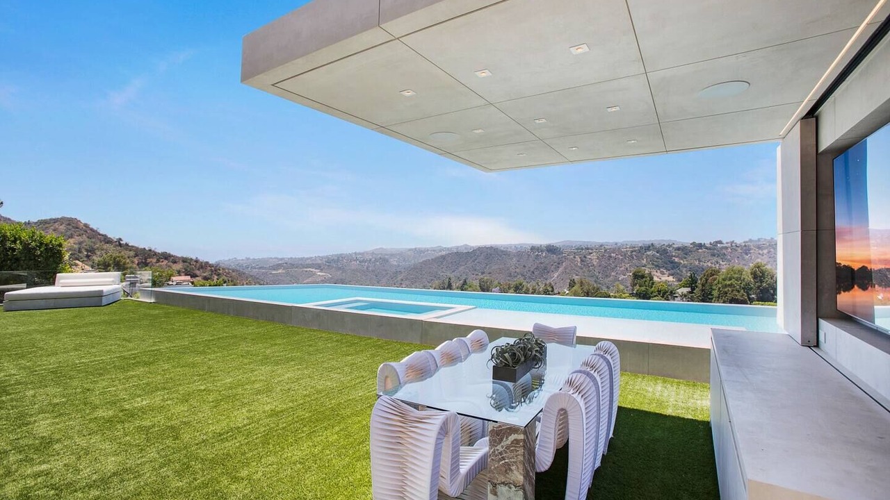 Photo of Outdoor in Beverly Hills