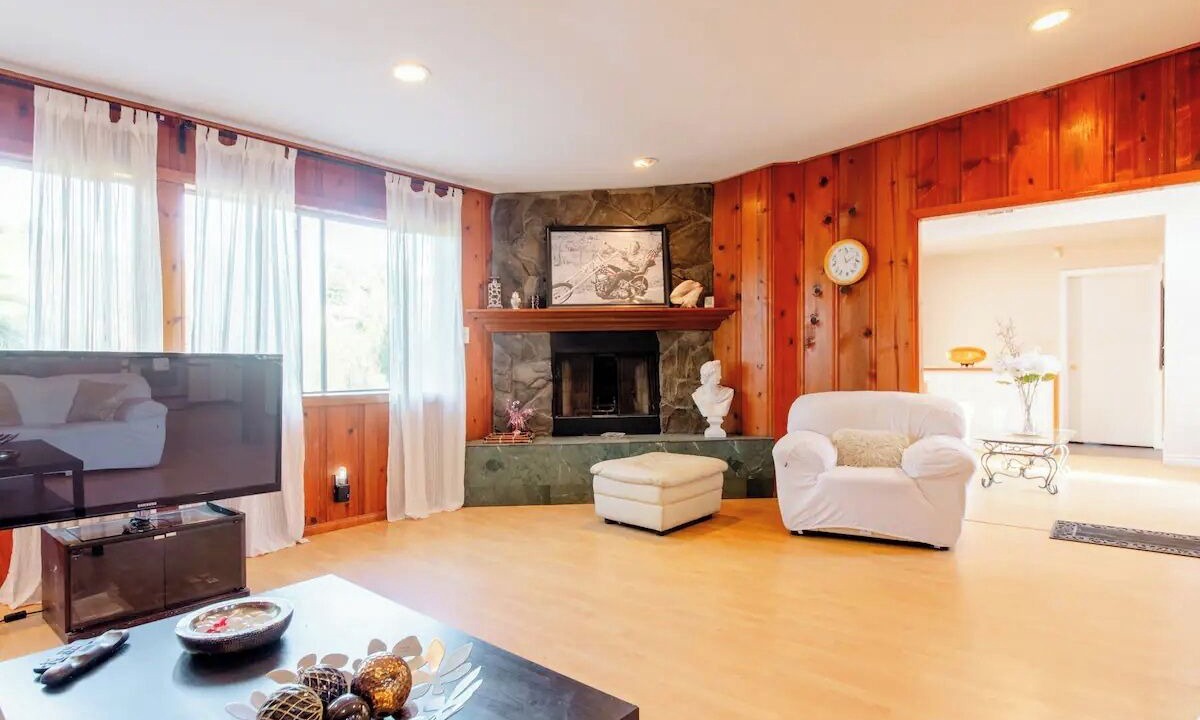 Photo of Livingroom in Shadow Hills
