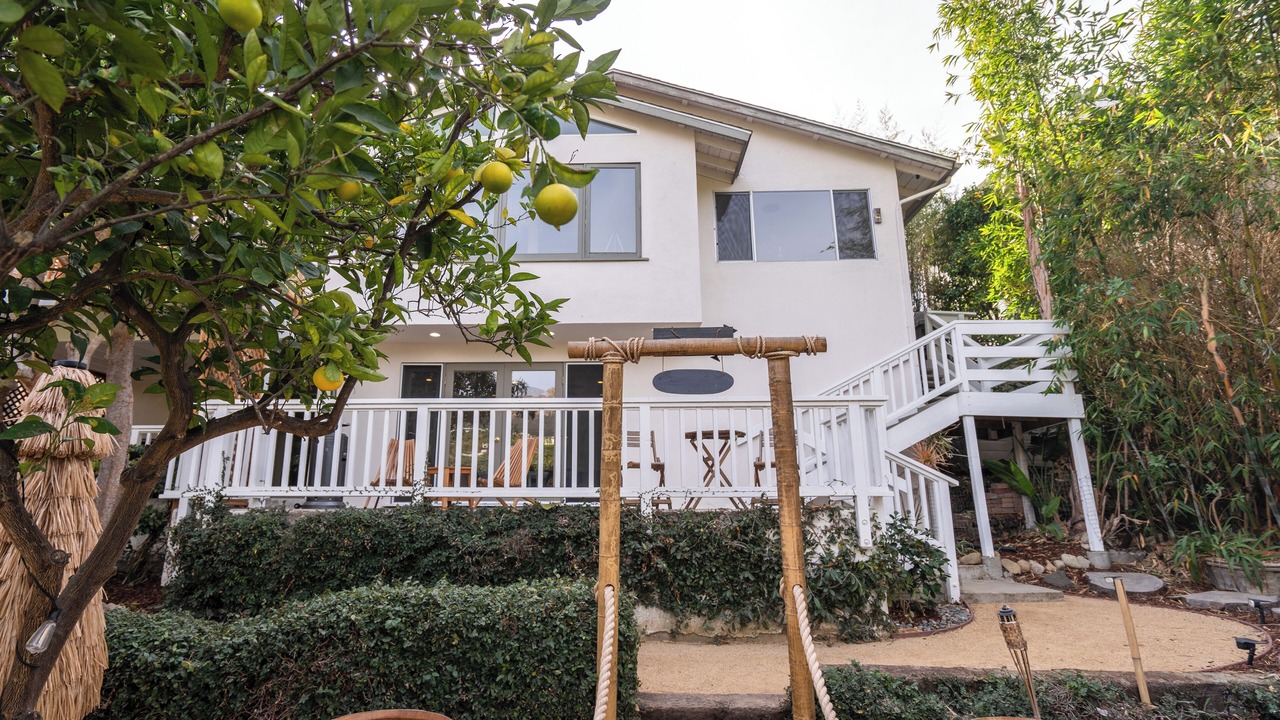 Photo of Patio Balcony in Mission Canyon