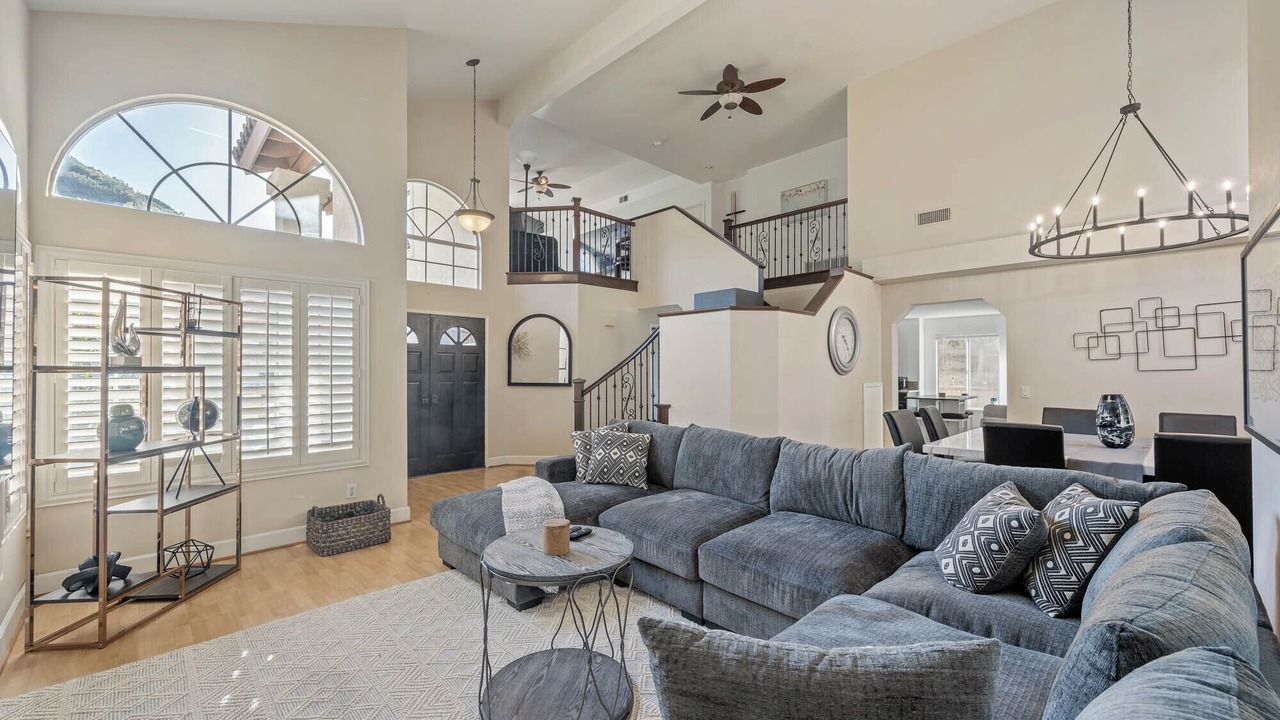 Photo of Livingroom in Castaic