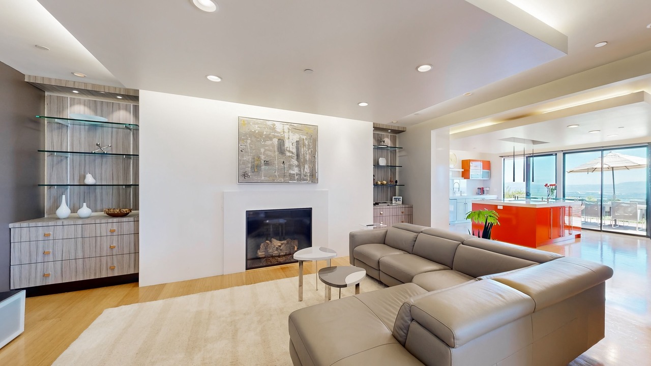 Photo of Livingroom in Loyola