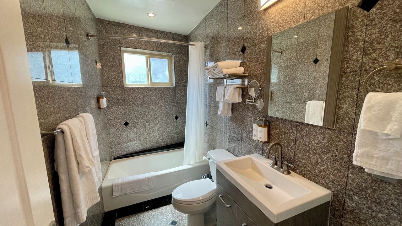 Photo of Bathroom in Hollywood