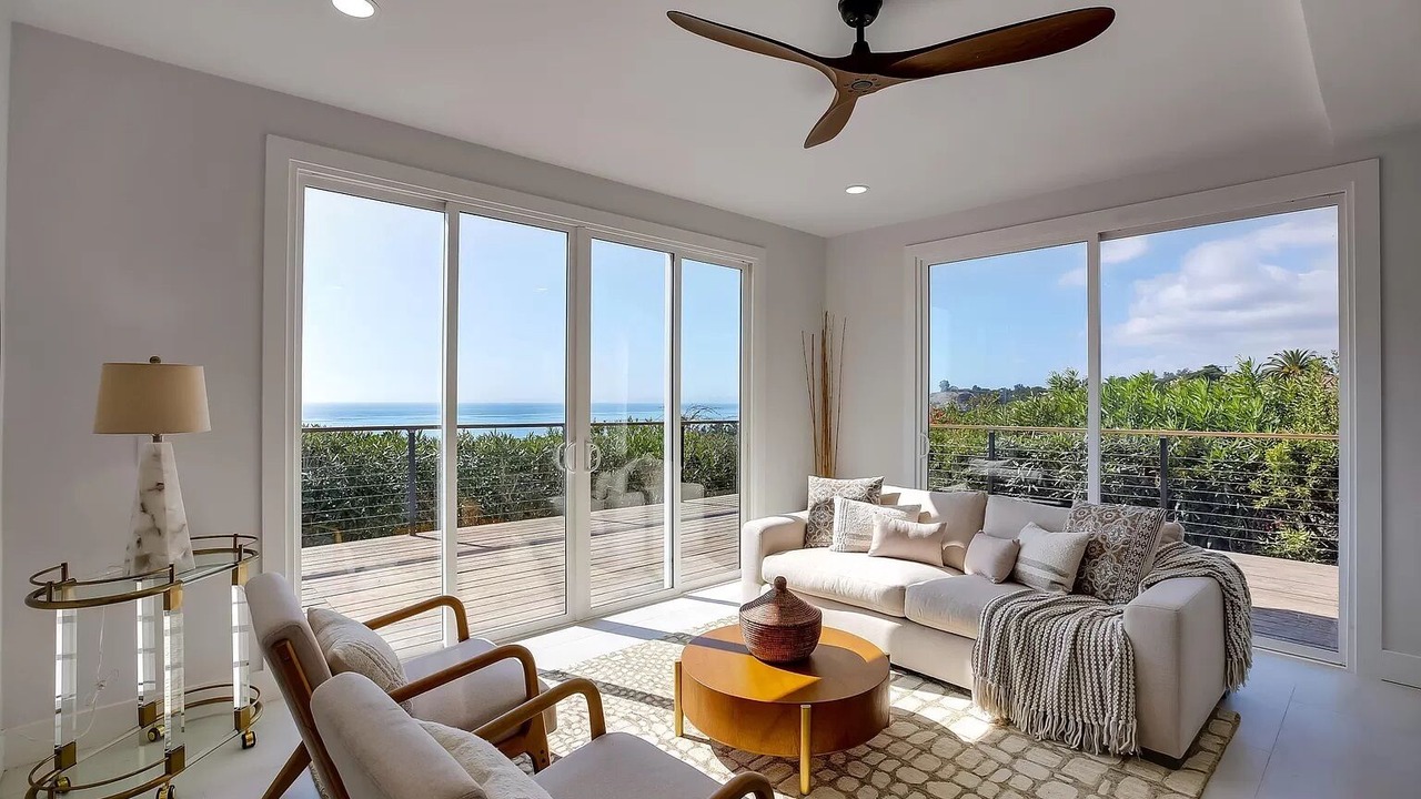 Photo of Livingroom in Summerland