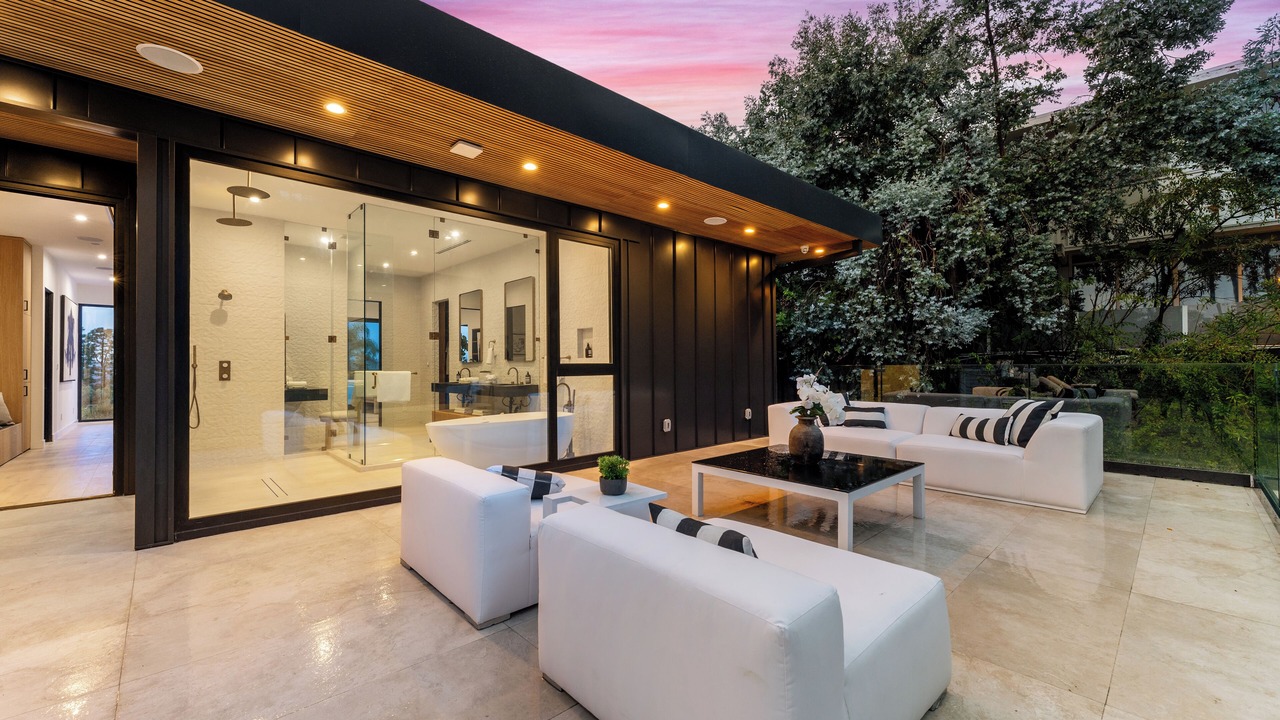 Photo of Outdoor in Holmby Hills