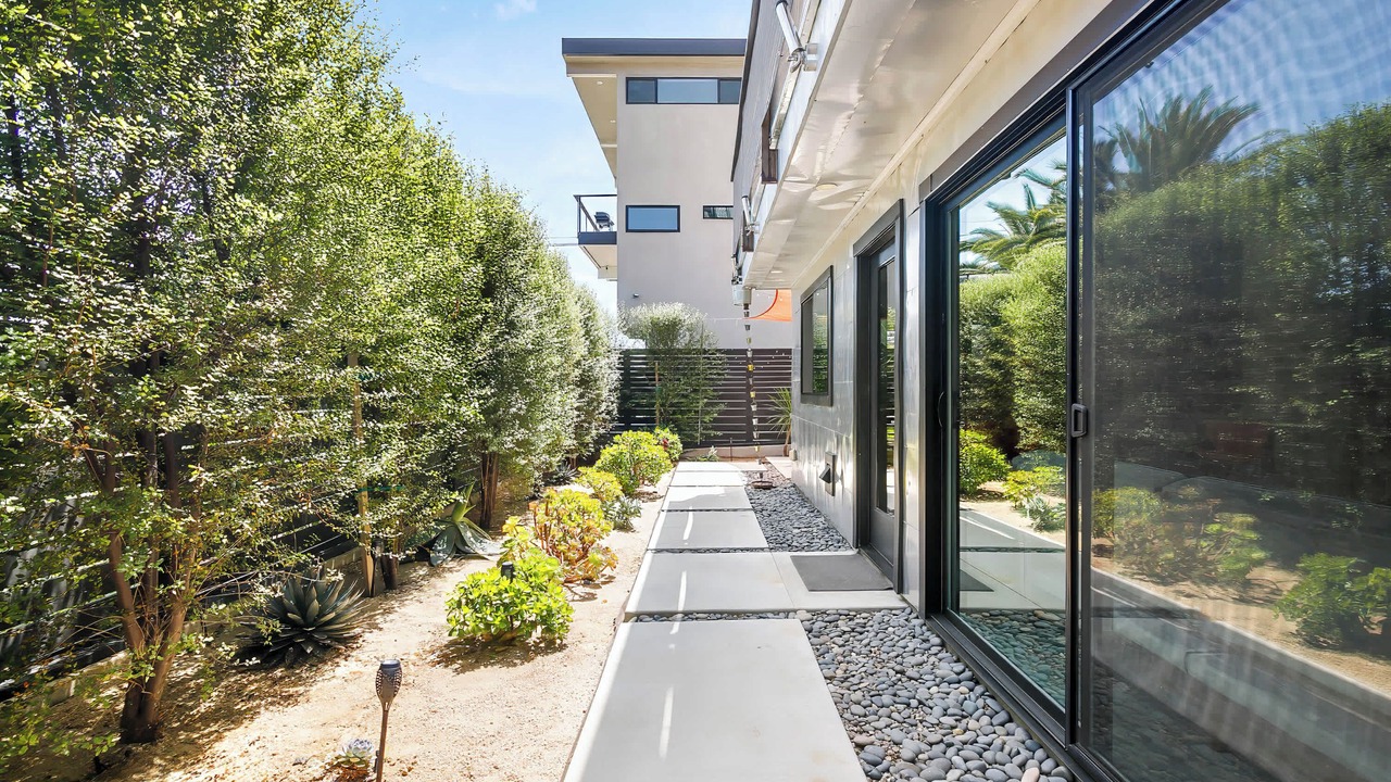 Photo of Outdoor in Mission Hills