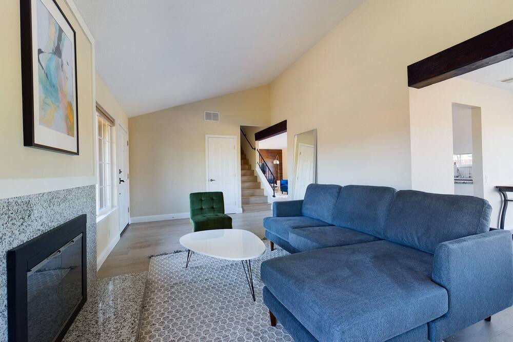 Photo of Livingroom in Pleasanton