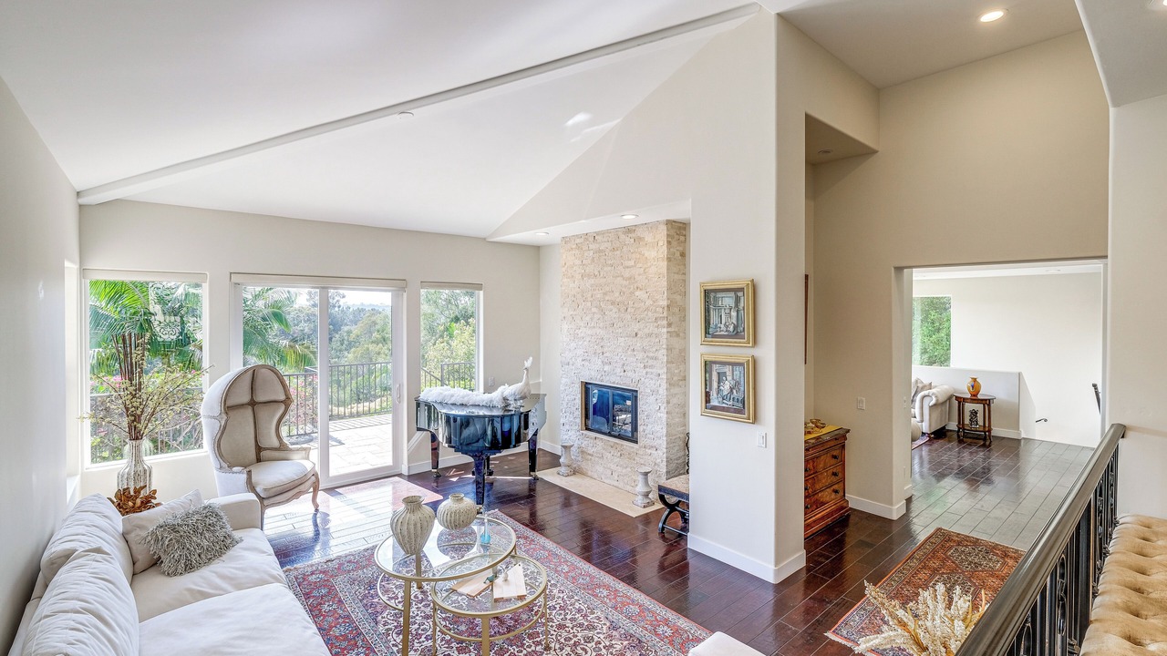 Photo of Livingroom in Fairbanks Ranch