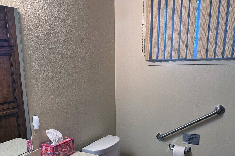 Photo of Bathroom in Covell Park