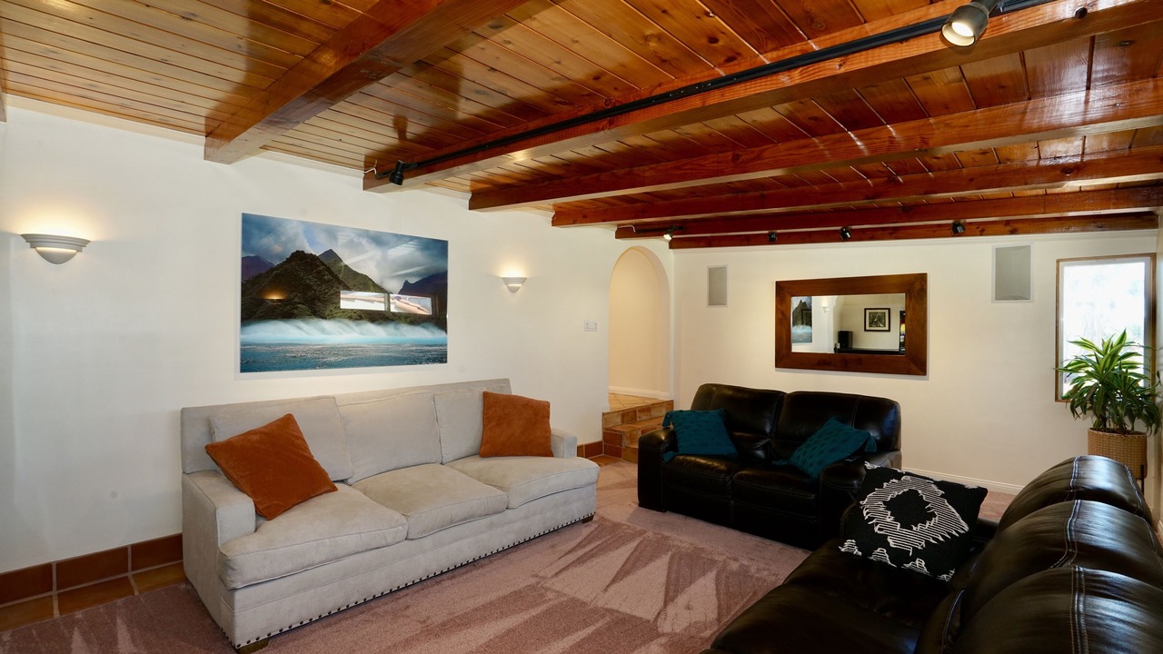 Photo of Livingroom in Loma Portal