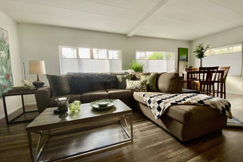 Photo of Livingroom in The Mesa
