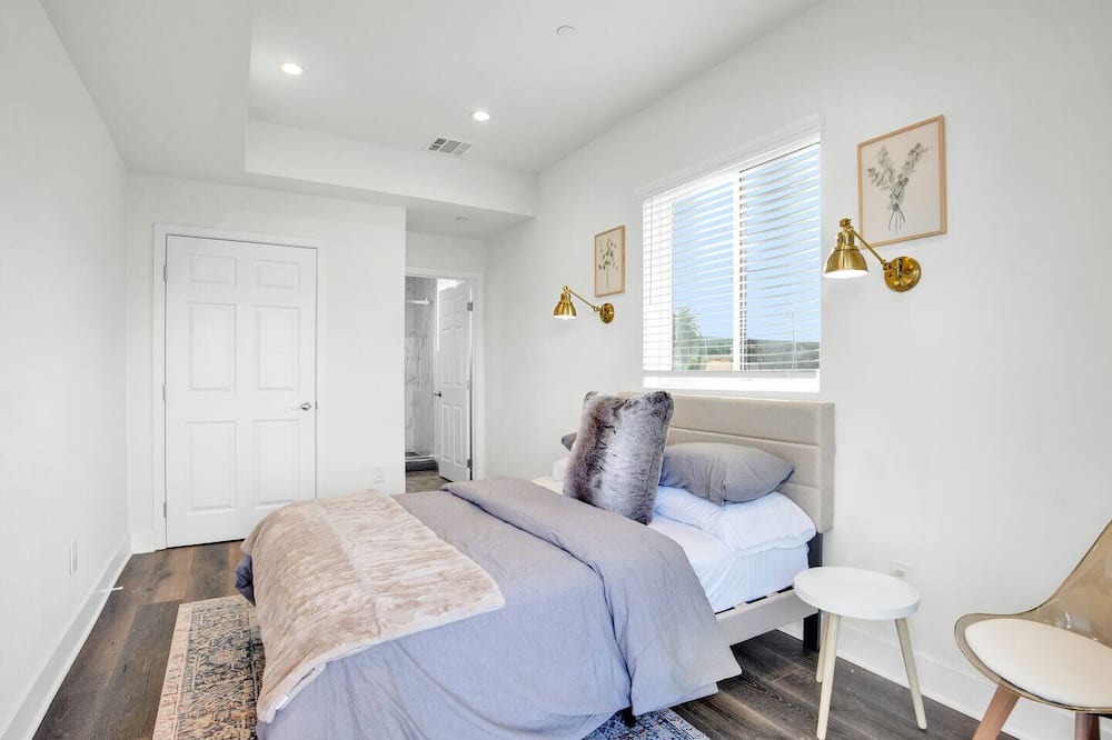 Photo of Bedroom in Historic Filipinotown