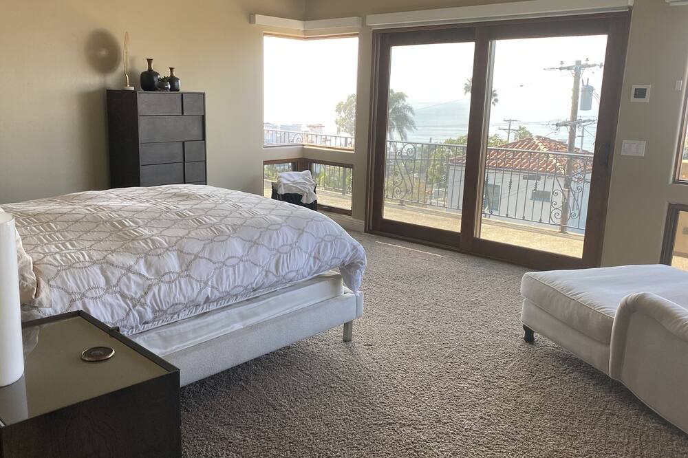 Photo of Bedroom in Sunset Cliffs