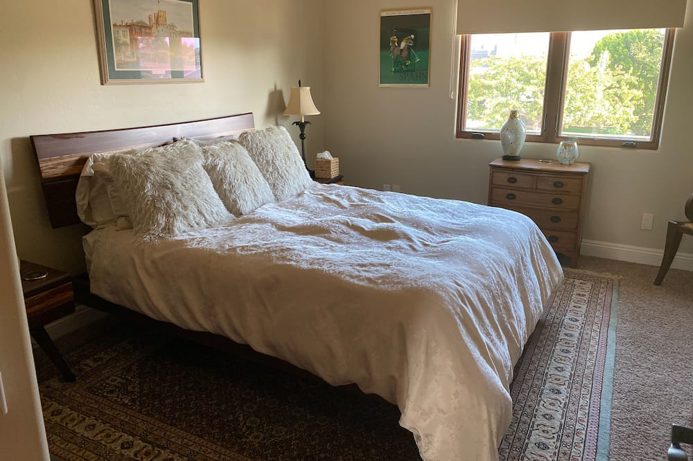 Photo of Bedroom in Sunset Cliffs