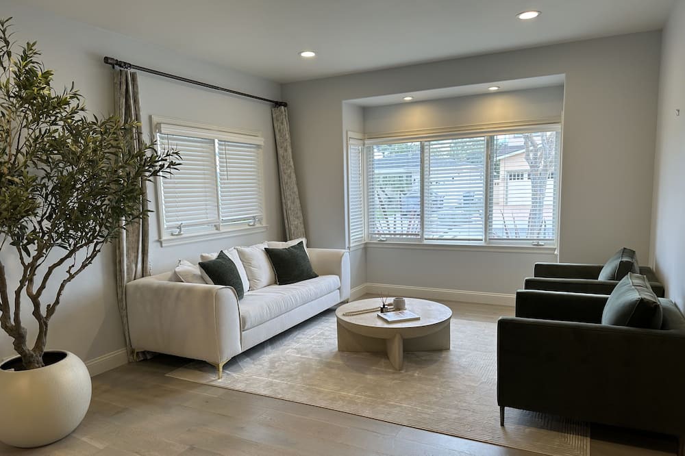 Photo of Livingroom in Torrance
