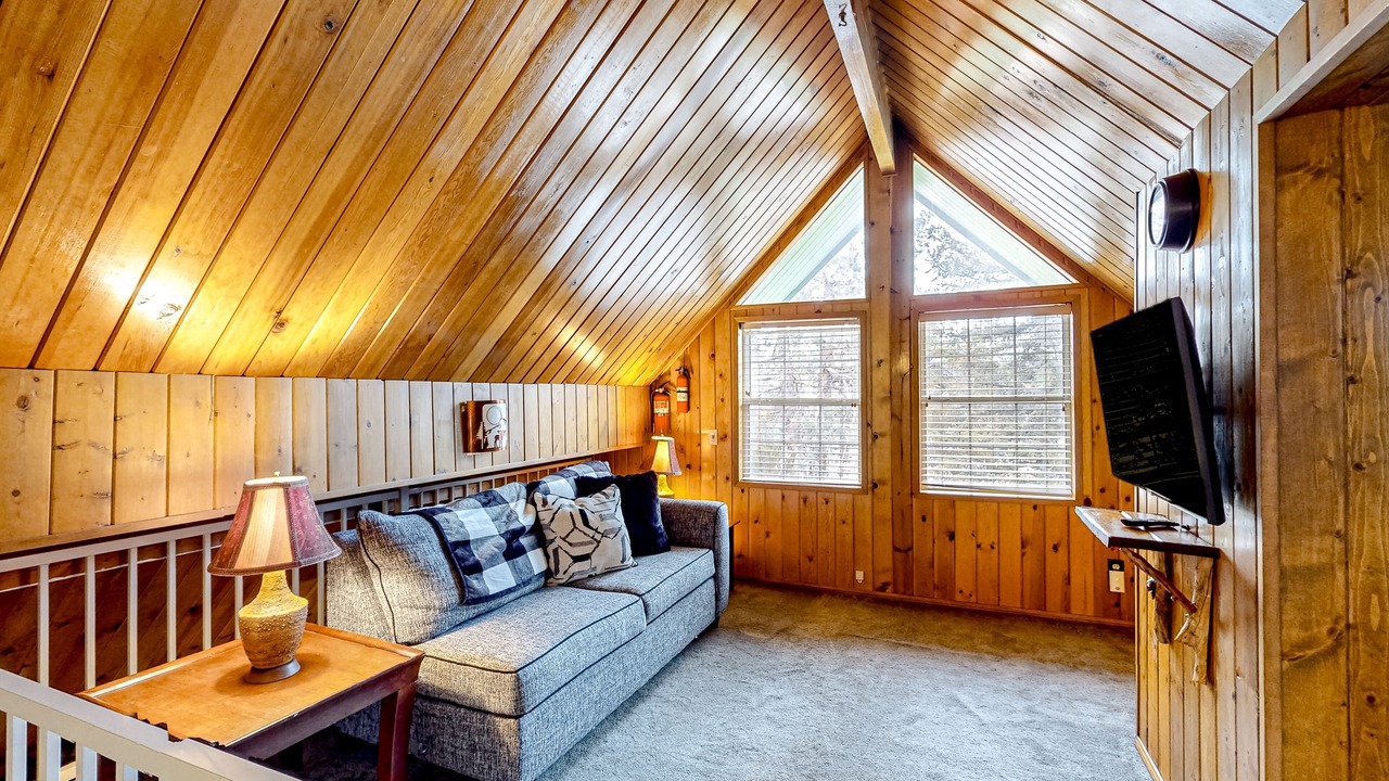 Photo of Livingroom in Whispering Forest