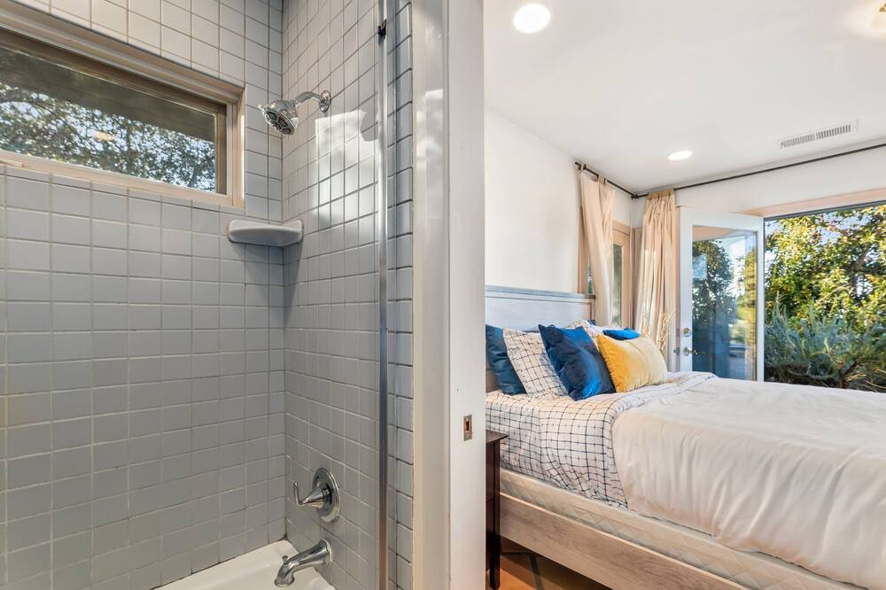 Photo of Bedroom in Valley Center