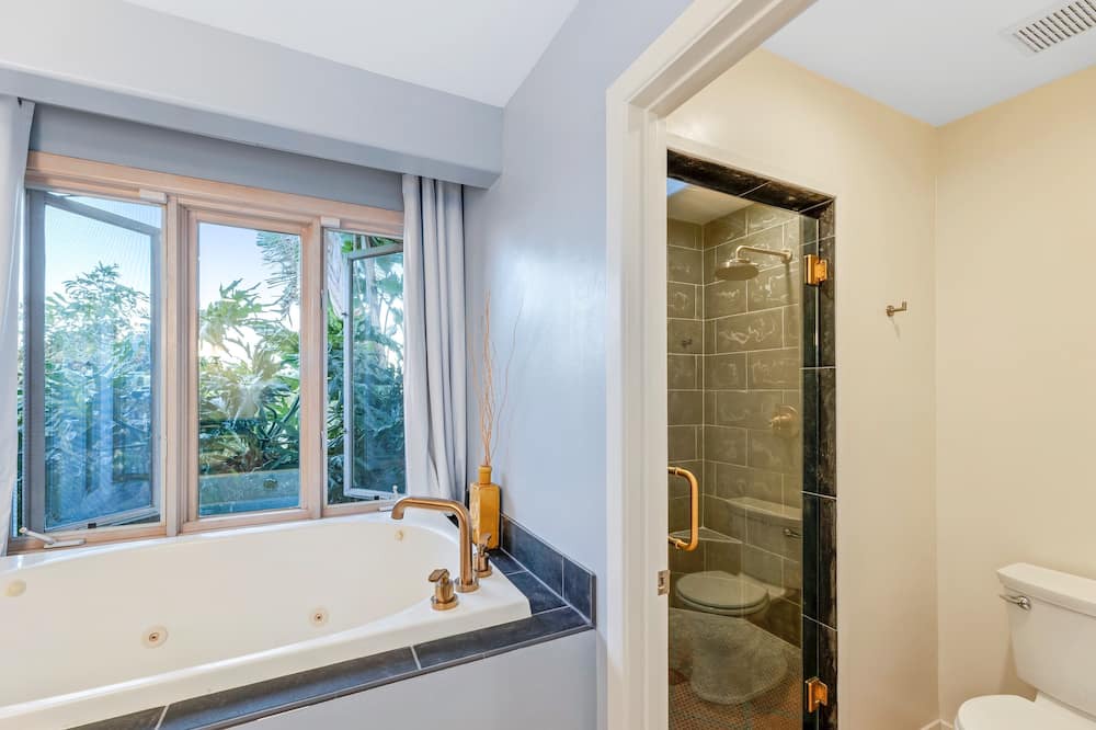 Photo of Bathroom in Valley Center