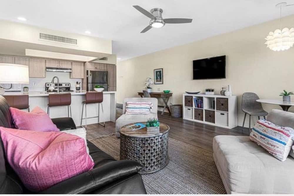 Photo of Livingroom in Deepwell Estates