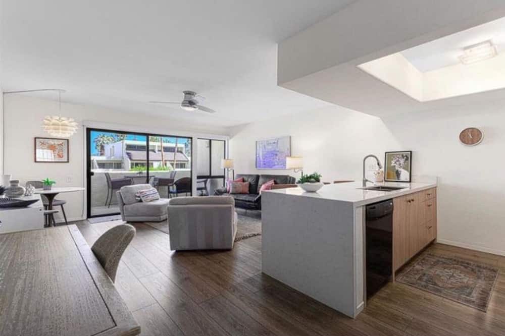 Photo of Livingroom in Deepwell Estates