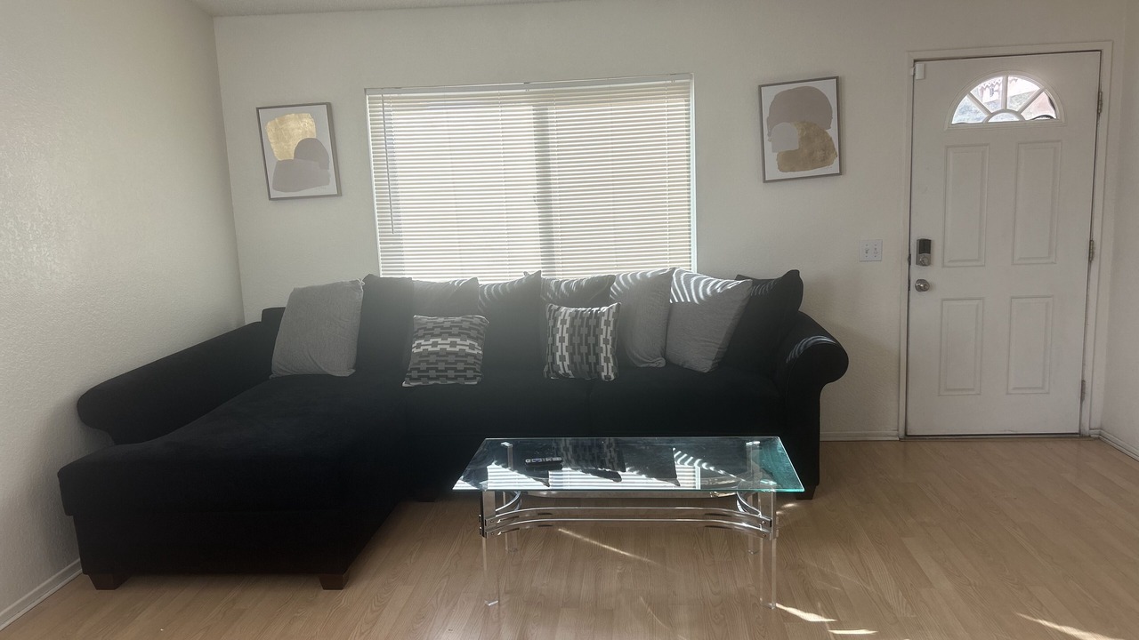 Photo of Livingroom in Victorville