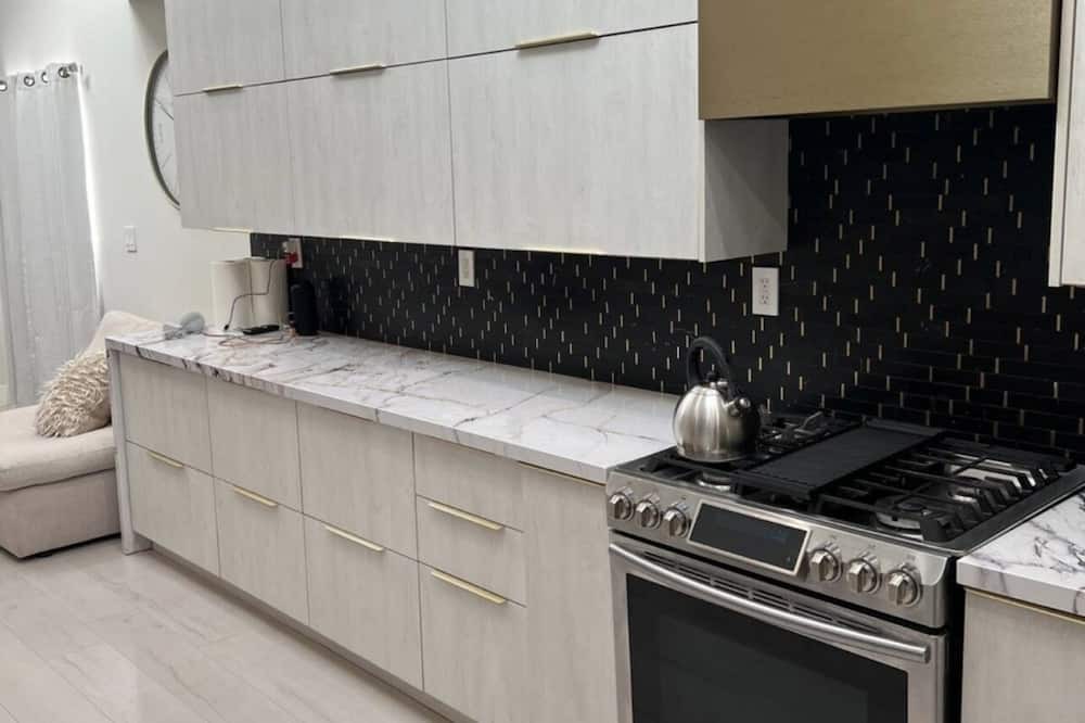 Photo of Kitchen in Canoga Park