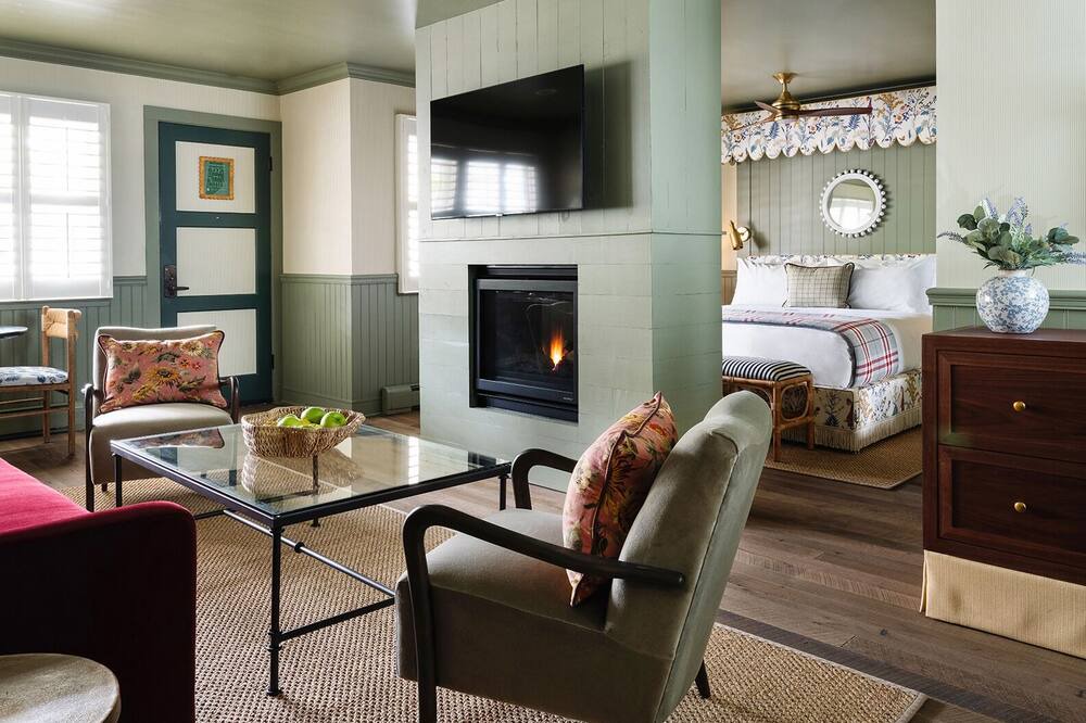 Photo of Livingroom in Northeast Carmel