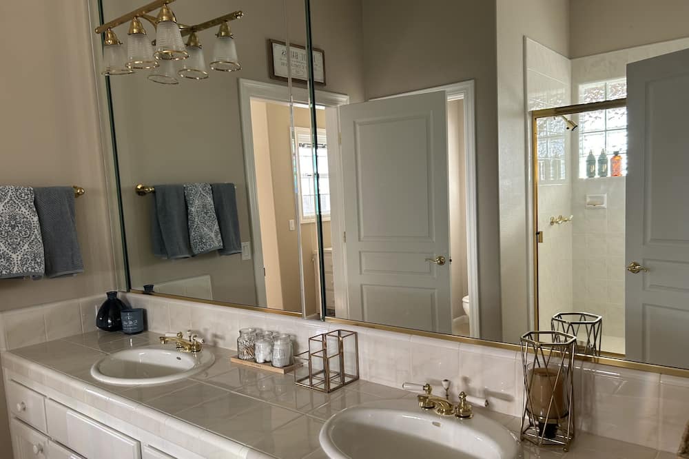 Photo of Bathroom in Penn Valley