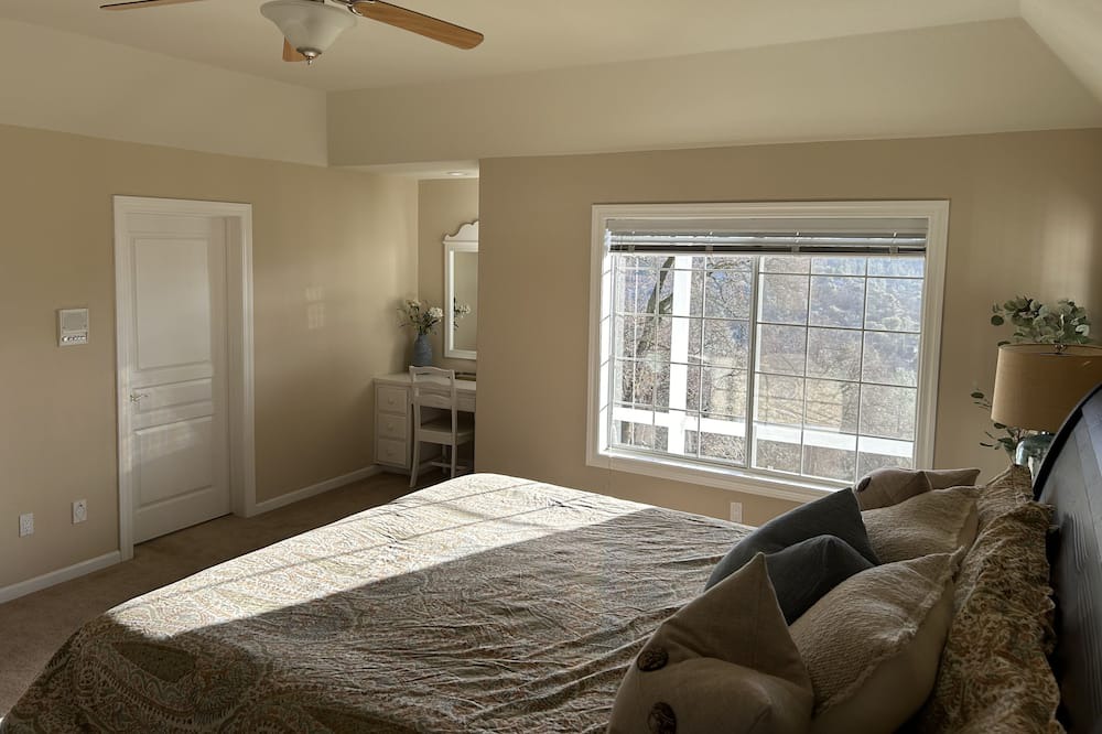 Photo of Bedroom in Penn Valley