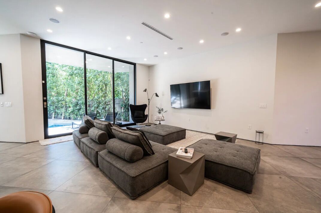 Photo of Livingroom in Beverly Grove