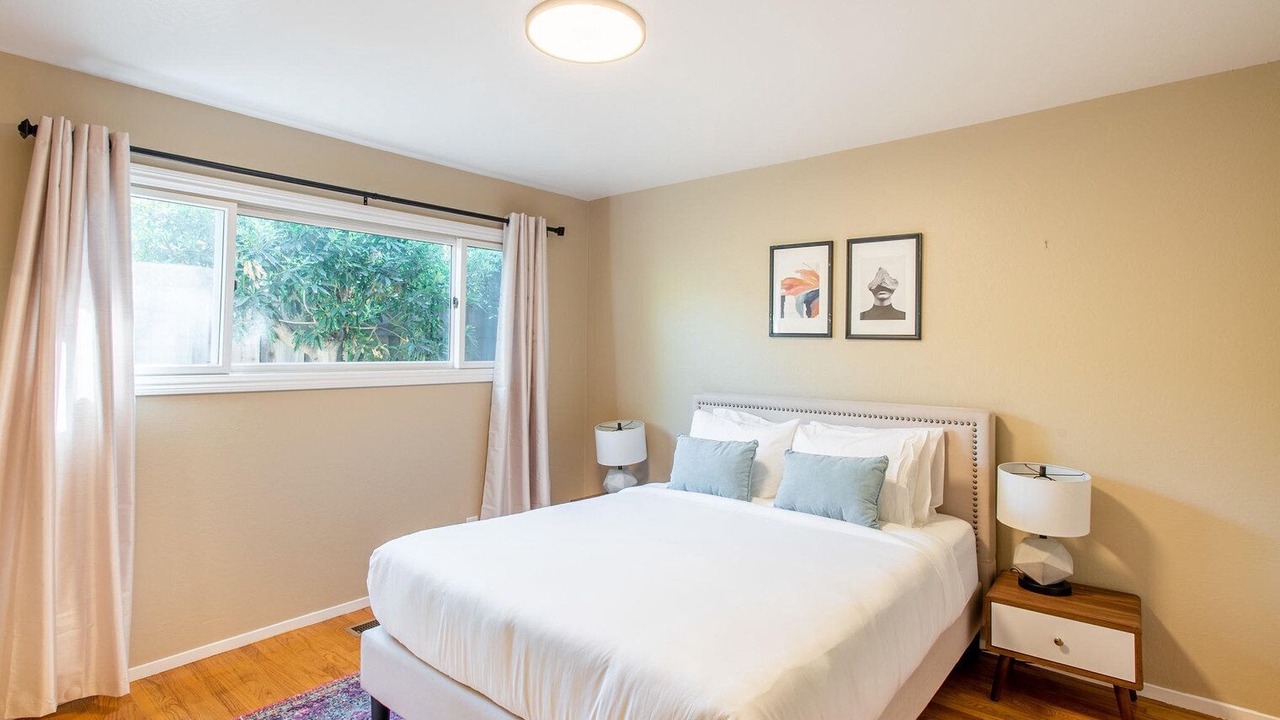 Photo of Bedroom in Barron Park