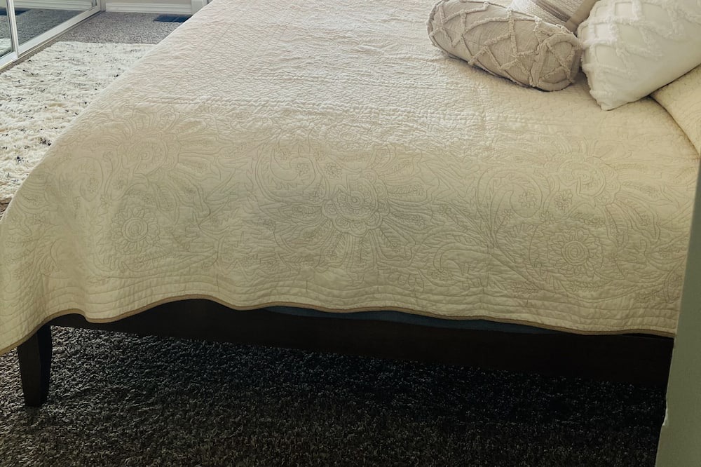 Photo of Bedroom in Oroville East