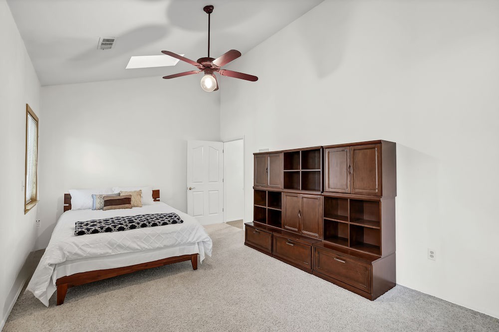 Photo of Bedroom in Hanford