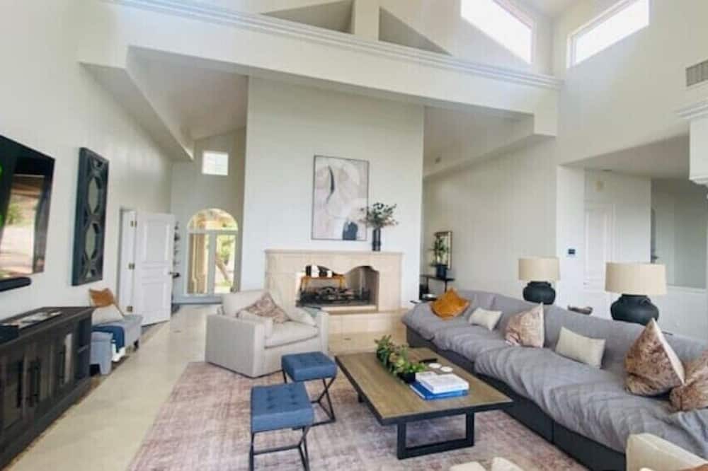 Photo of Livingroom in San Marcos