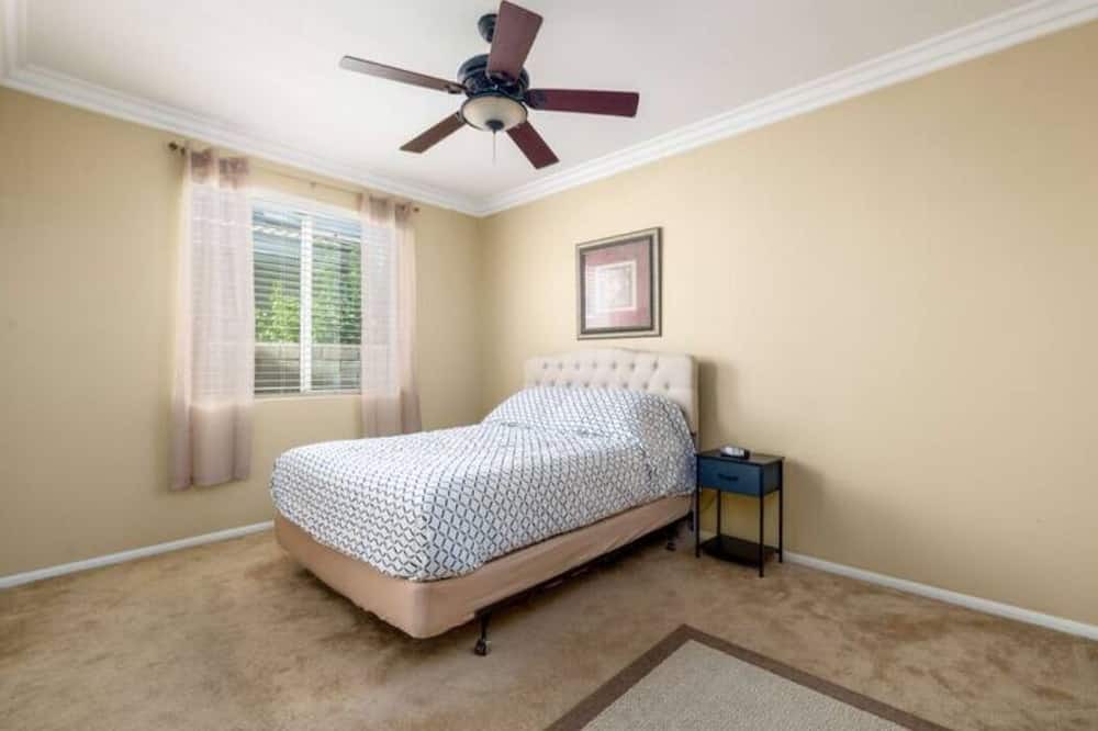 Photo of Bedroom in Menifee