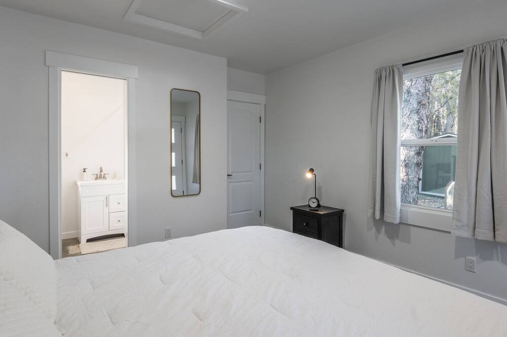 Photo of Bedroom in West Bishop
