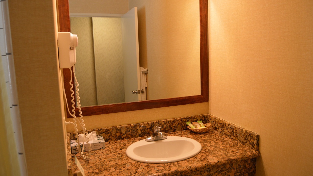 Photo of Bathroom in Incline