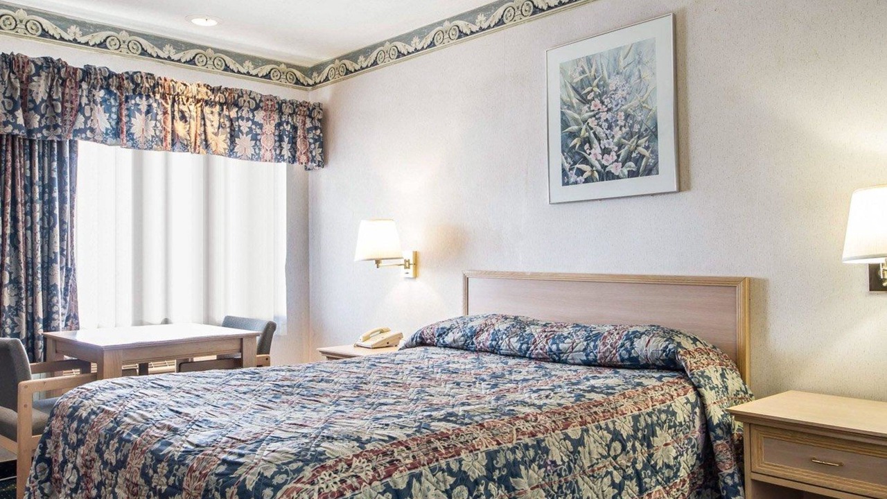 Photo of Bedroom in North Fremont Street