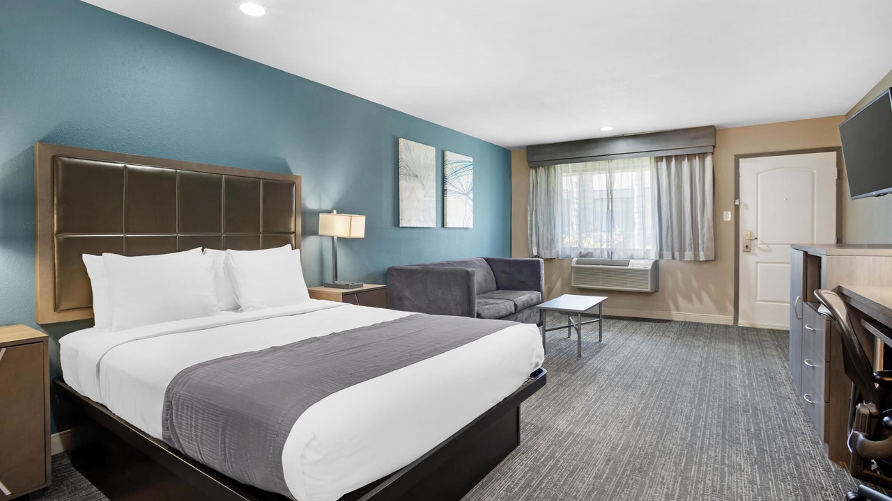Photo of Bedroom in Coalinga