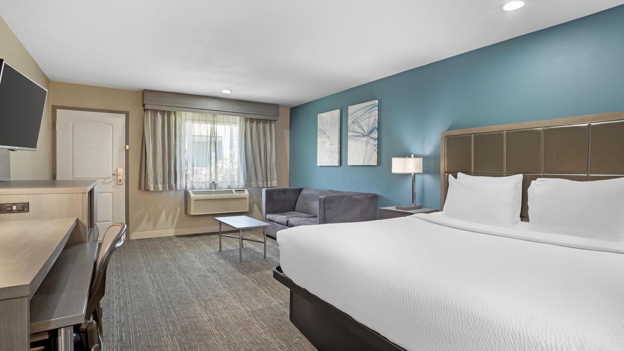 Photo of Bedroom in Coalinga