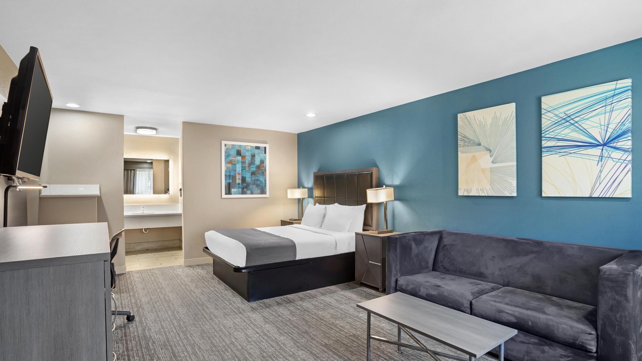 Photo of Bedroom in Coalinga