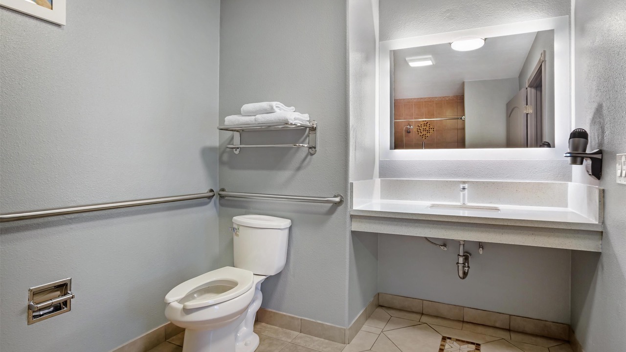 Photo of Bathroom in Coalinga