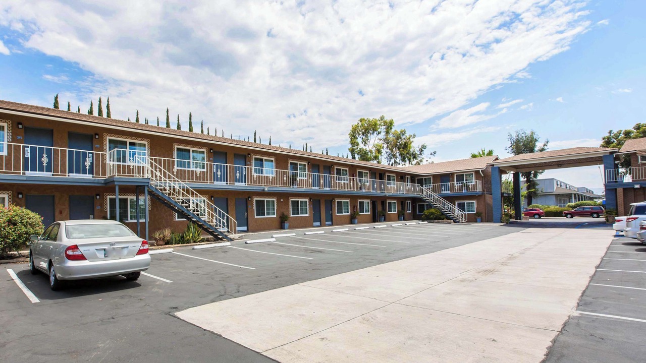 Photo of Outdoor in North Broadway